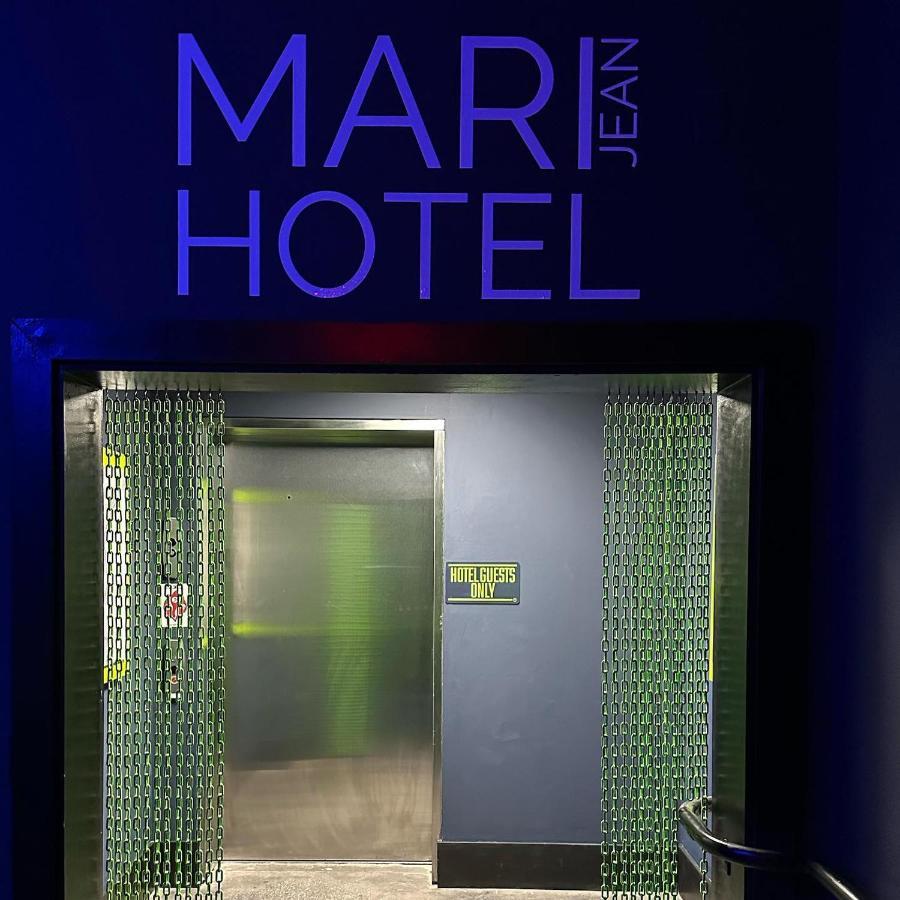 Mari Jean Hotel - All Adults Welcome St. Petersburg Exterior photo